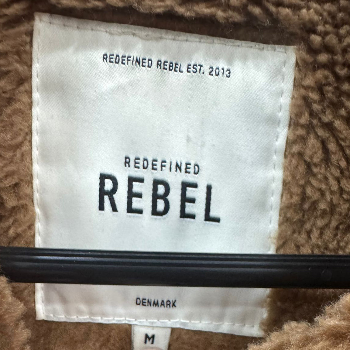Casaco Shearling Rebel Feminino – Tamanho M