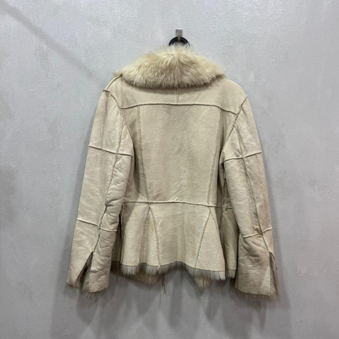 Casaco Bege com Gola e Interior em Pelo – Tamanho Único