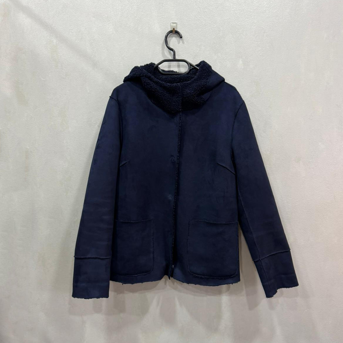 Casaco Azul-Marinho com Capuz e Forro de Pelo – Tamanho Único