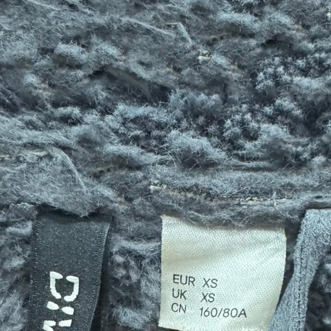 Casaco Cinzento com Forro de Pelo – Tamanho XS