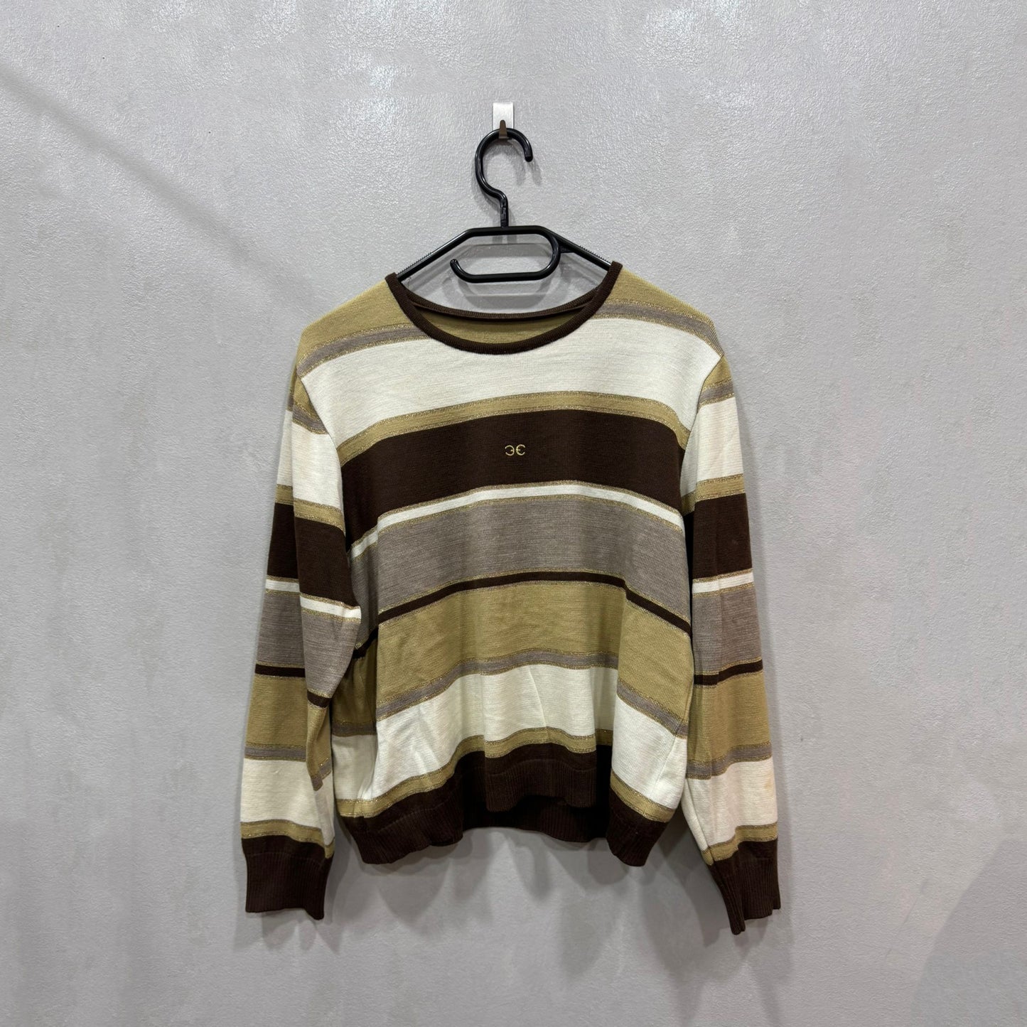 Camisola às Riscas Castanhas, Creme e Bege – Tamanho Único – Grade A (Marca: GC)