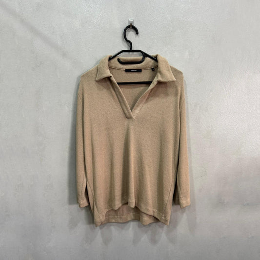 Malha Bege Com Gola Aberta – Tamanho 40 – Grade A