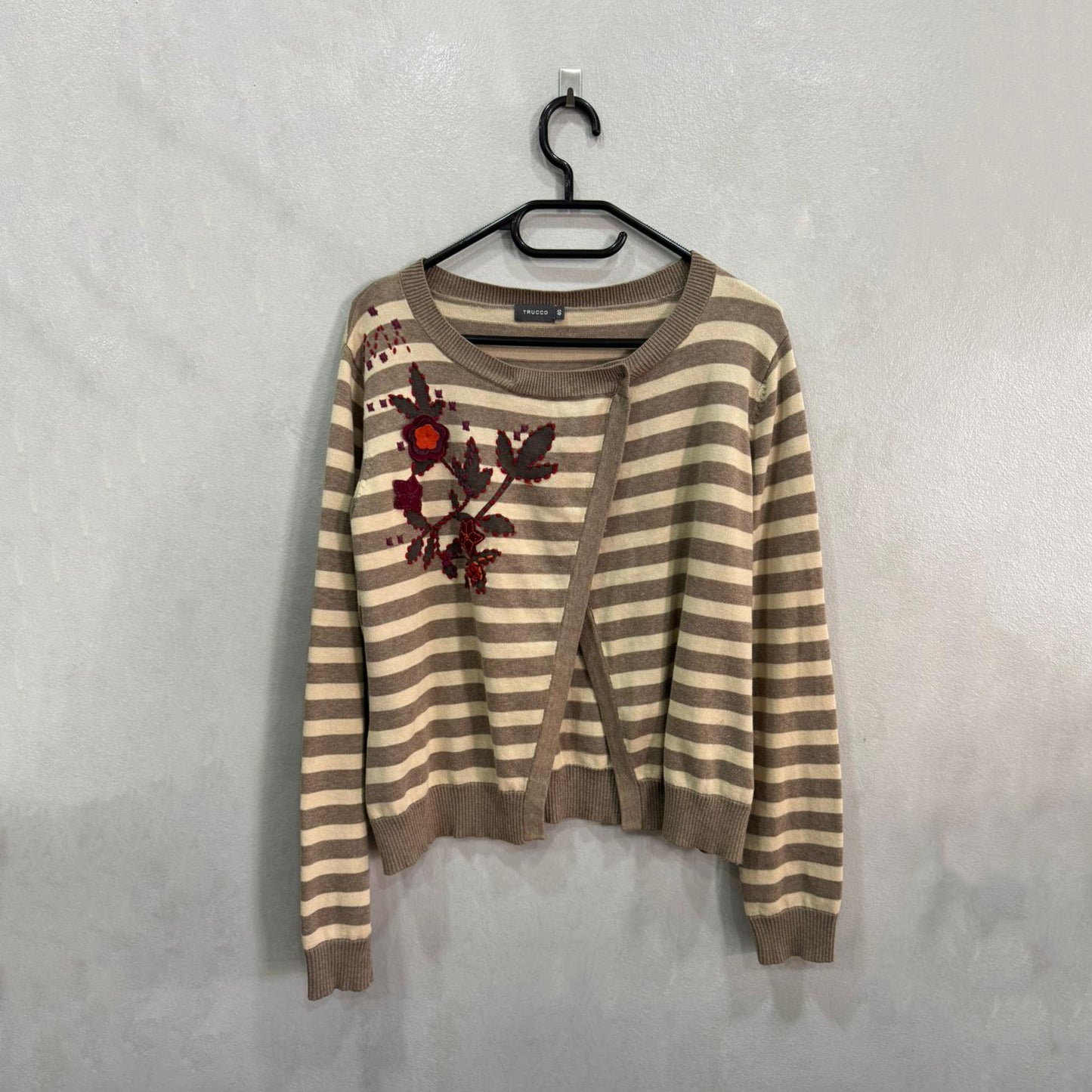 Casaco Tricot Trucco Listrado Com Bordado Floral – Tamanho 40 – Grade A