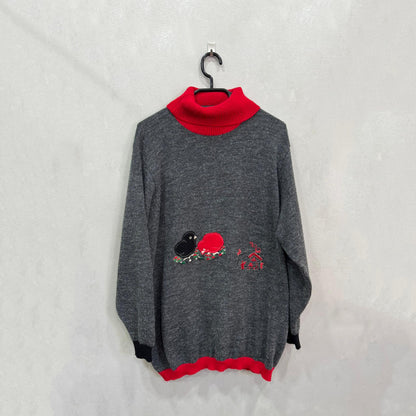 Camisola Cinza com Gola Alta Vermelha Bordada – Tamanho Único – Grade A