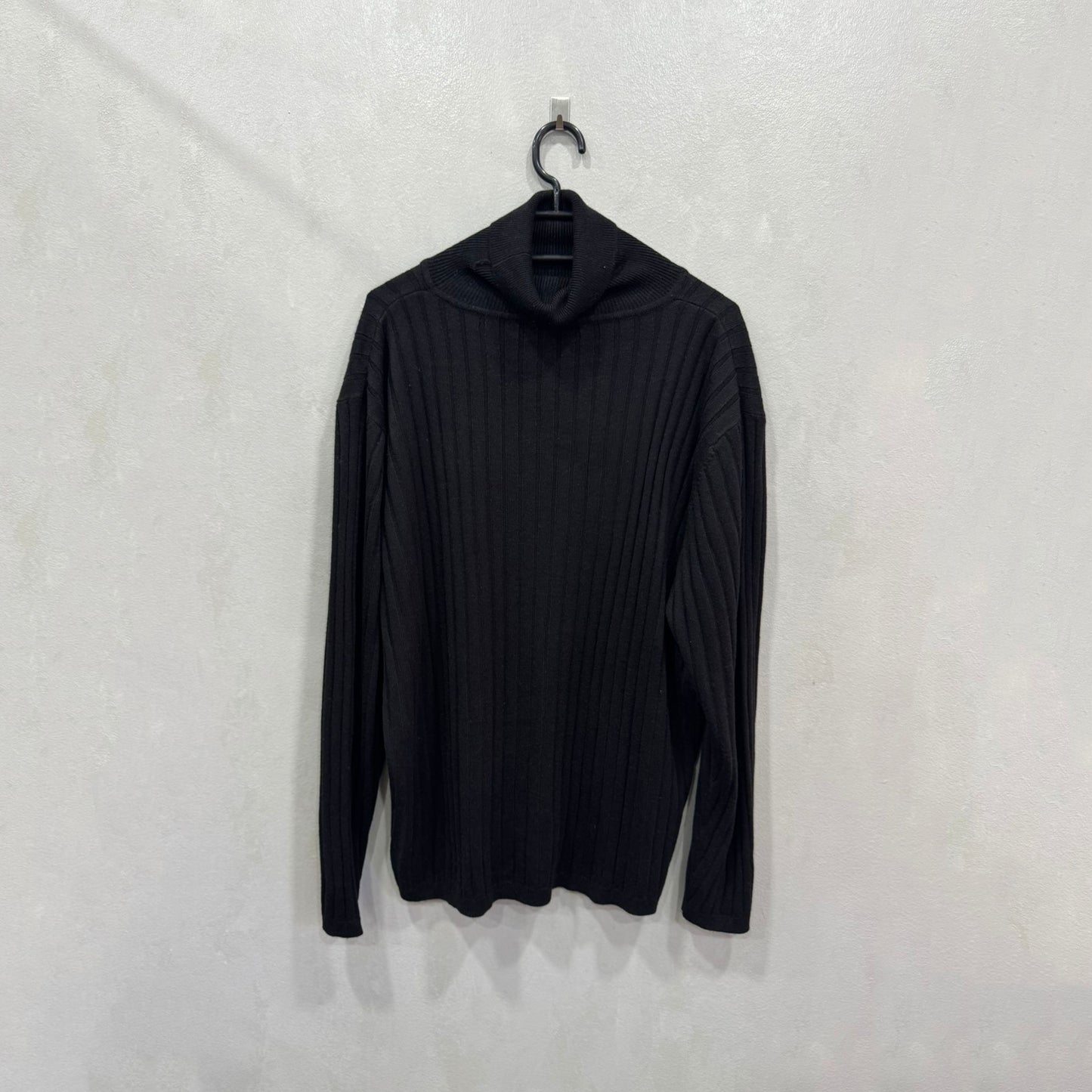 Camisola canelada preta de gola alta – Tamanho único