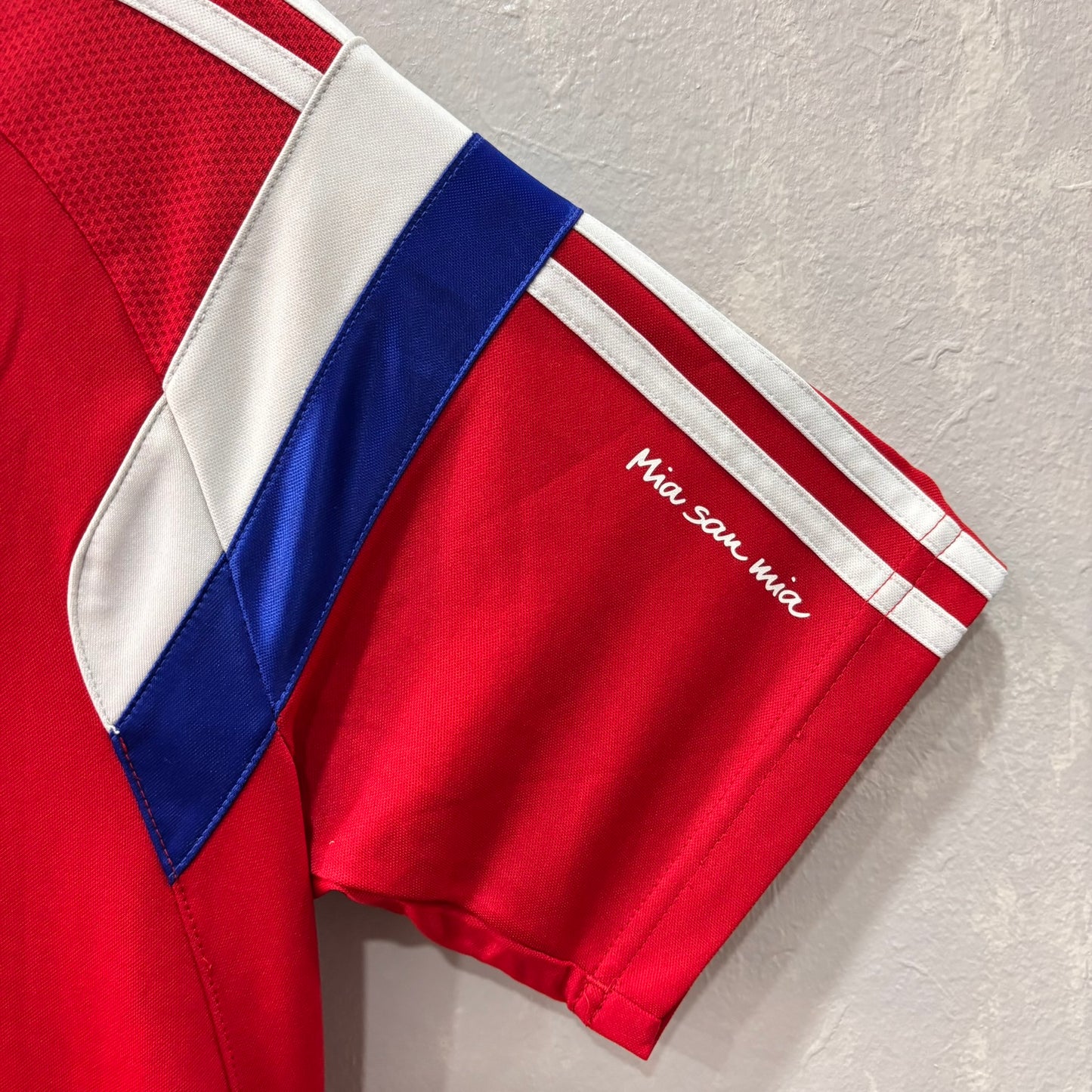 Camisola Adidas FC Bayern – Tamanho XS